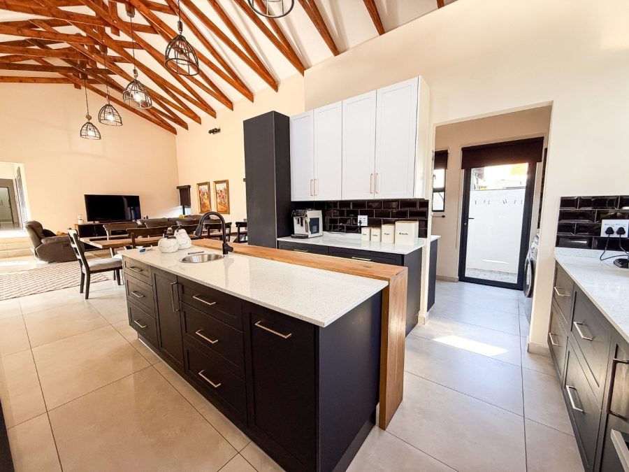 4 Bedroom Property for Sale in Meerhof North West